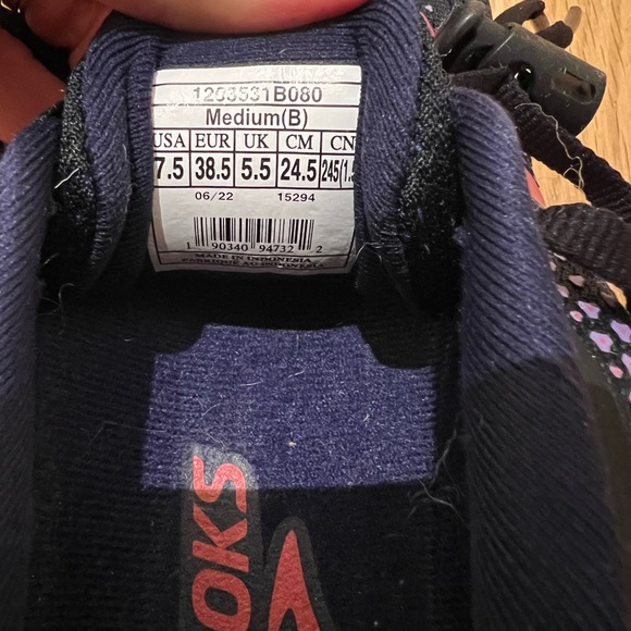 Brooks adrenaline GTS women running shoes - Picture 2 of 4